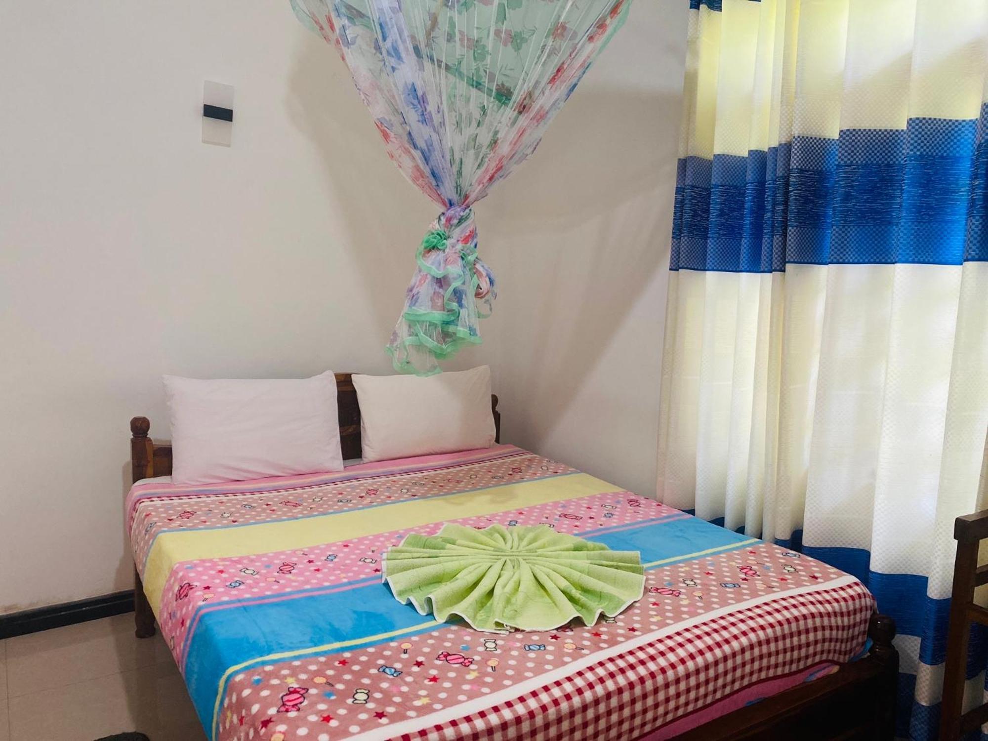 Lavendra Guset House Hotel Nallathanniya Екстериор снимка