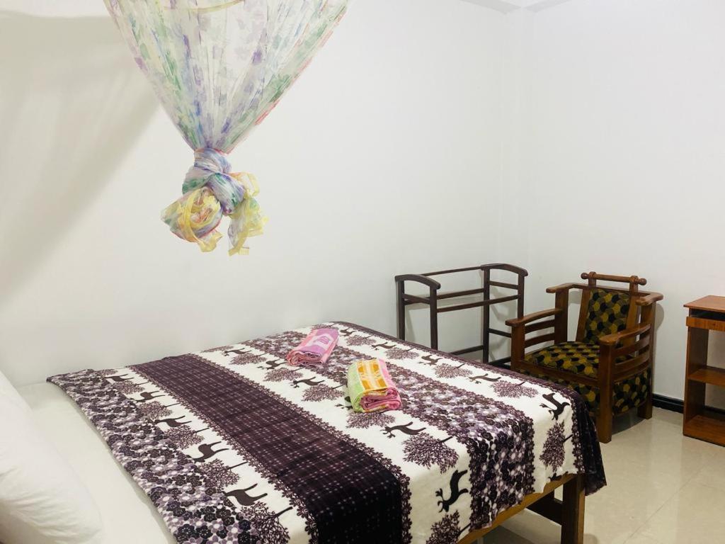 Lavendra Guset House Hotel Nallathanniya Екстериор снимка