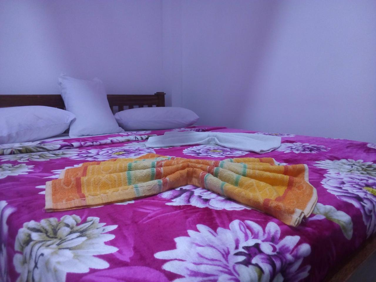 Lavendra Guset House Hotel Nallathanniya Екстериор снимка
