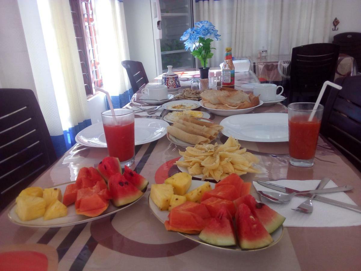 Lavendra Guset House Hotel Nallathanniya Екстериор снимка